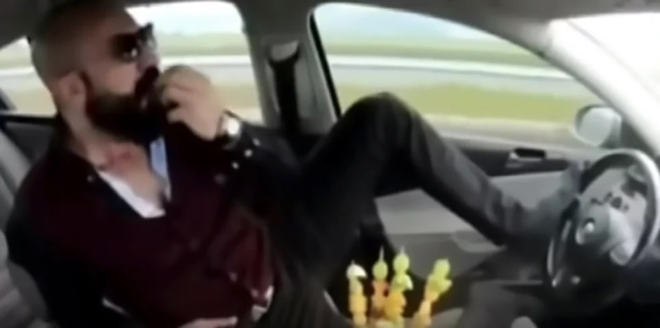 Самые странные автомобилисты и пассажиры месяца: подборка за август Самые странные автомобилисты и пассажиры месяца: подборка за август авто и мото,автоновости