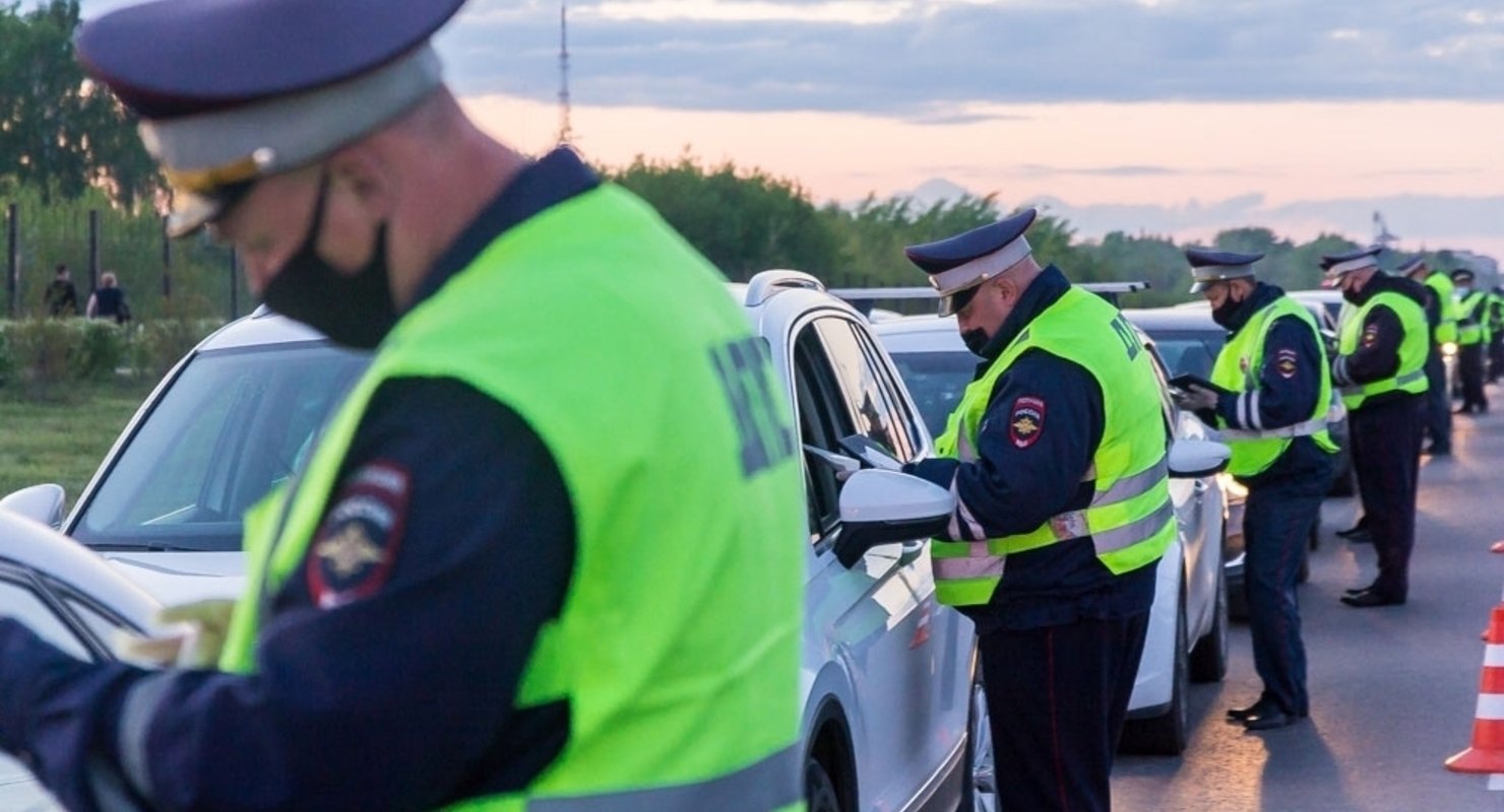 4 важных статьи, которые необходимо знать каждому водителю наизусть при общении с сотрудником ГИБДД