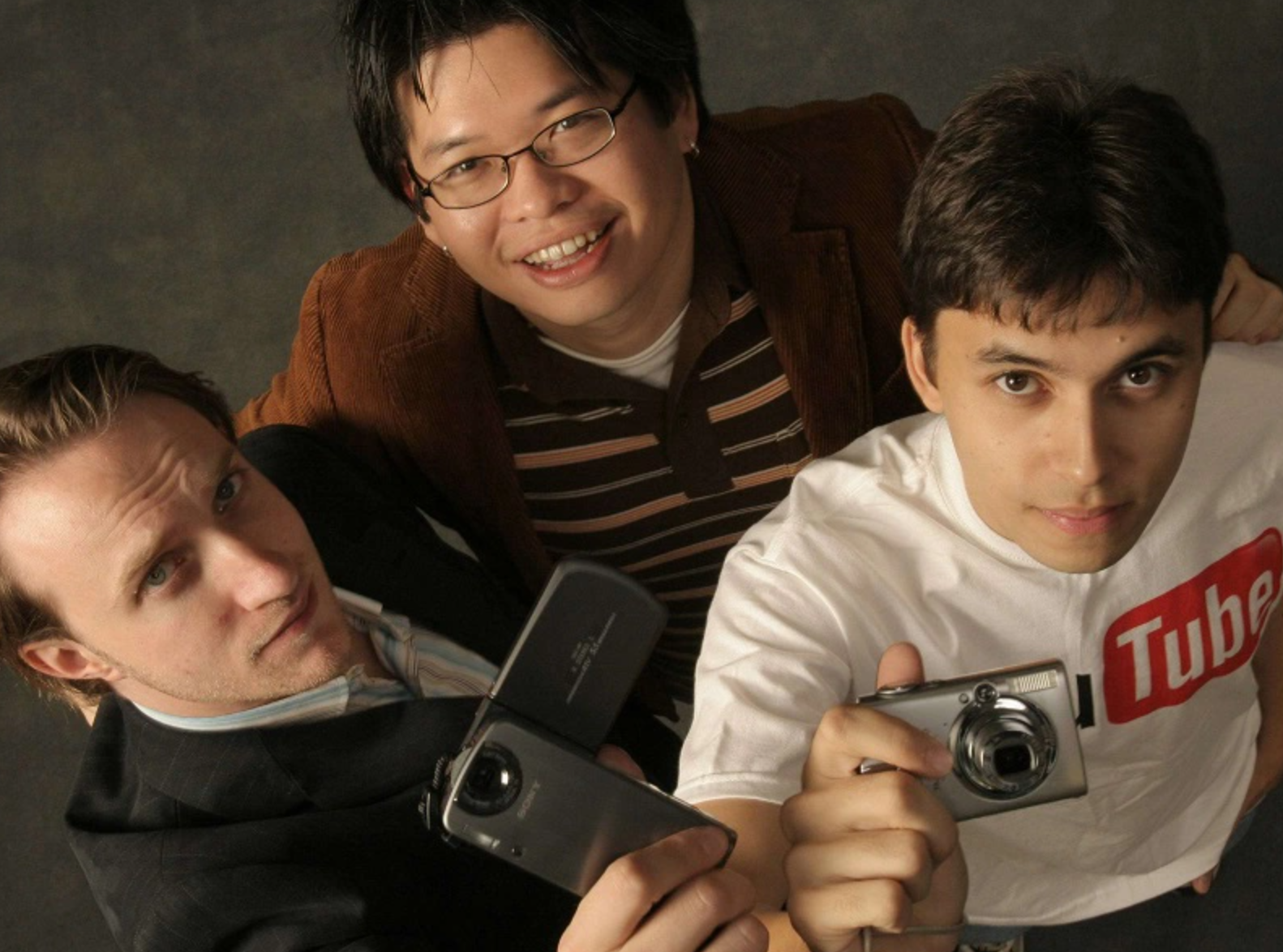 Вошел в историю 21 год назад: какой ролик стал первым на YouTube Джавед, Карим, YouTube, видео, миллионов, известный, PayPal, Google, этого, переехал, семье, России, предприниматель, YouTube —, Херли, загруженного, ролика, ролик, первого, платформу