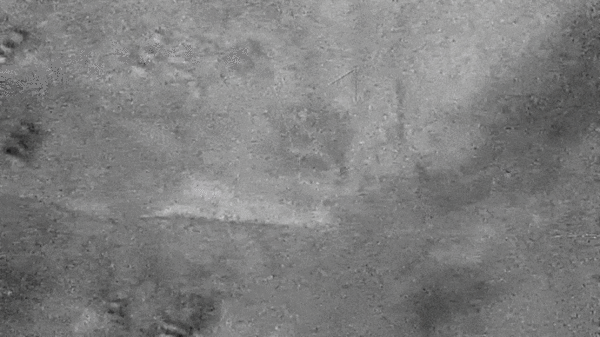 Попадание фугасной авиабомбы ФАБ-100 с БПЛА "Орион"  по боевикам в Сирии (GIF видео).