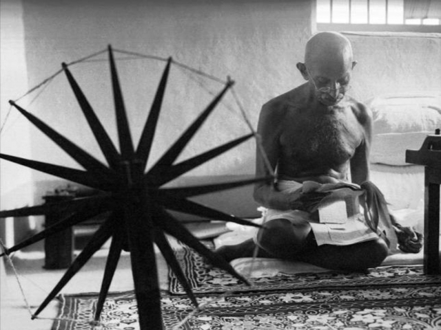 Махатма Ганди, сфотографированный Анри Картье-Брессоном