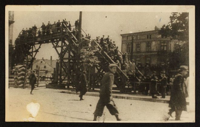 Фотографеврей на свой страх и риск запечатлел жизнь в польском гетто