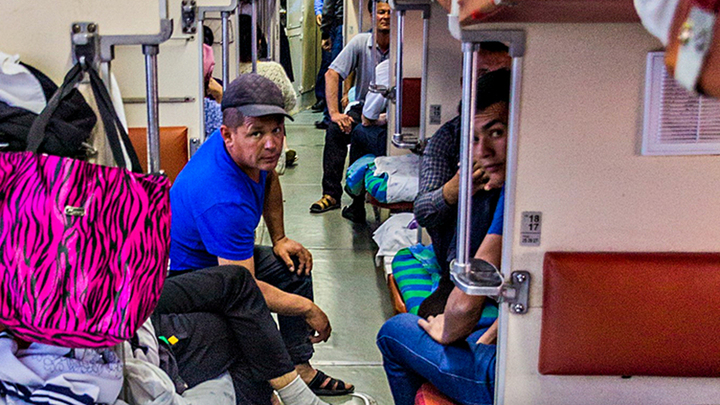 РОССИЯ, ВСТРЕЧАЙ ЧУЖИХ! ОНИ ОЧЕНЬ НУЖНЫ ВМЕСТО СВОИХ. ОНИ ДЕШЕВЛЕ