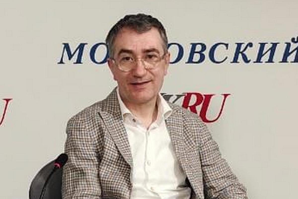 Григорий Заславский объявляет о планах предоставить образование по специальности “драматург” в ГИТИСе.