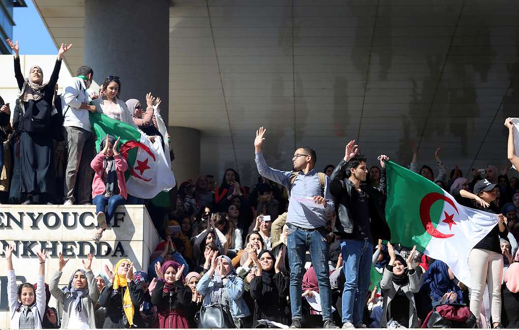 Как победить больного упыря, который 20 лет у власти Как победить больного упыря, который 20 лет у власти Алжир