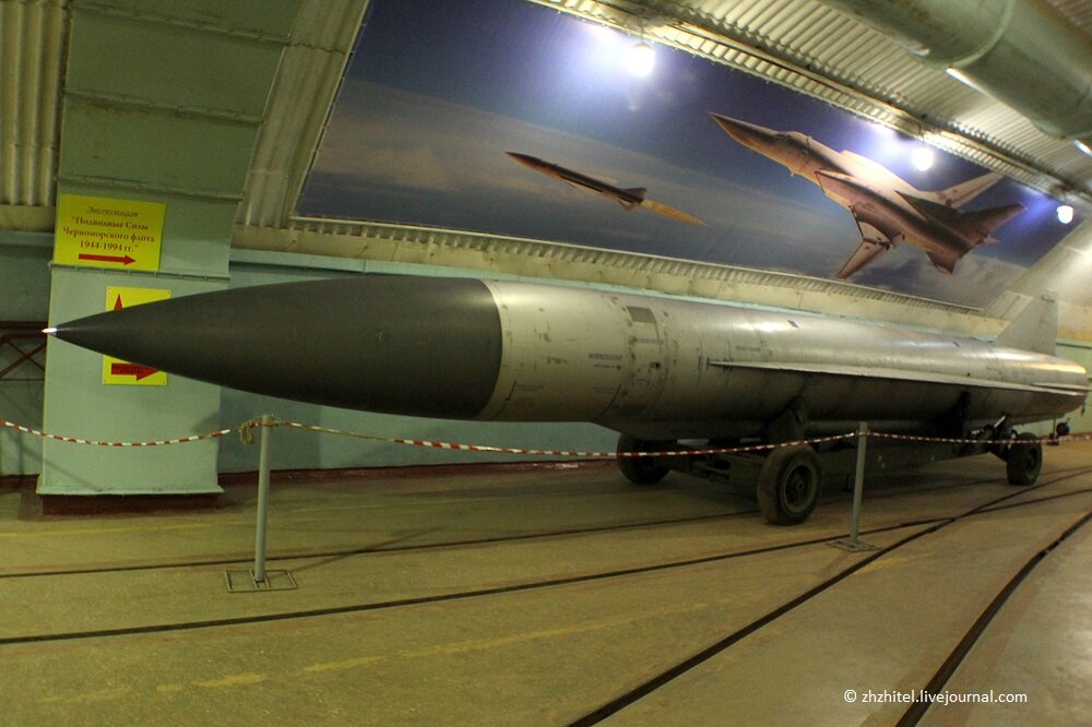 Секретное метро для подводных лодок в Крыму Секретное метро для подводных лодок в Крыму Балаклава