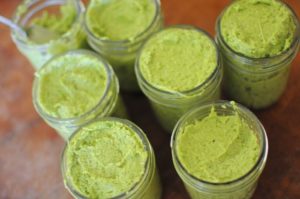 Как правильно приготовить пасту из базилика на зиму?