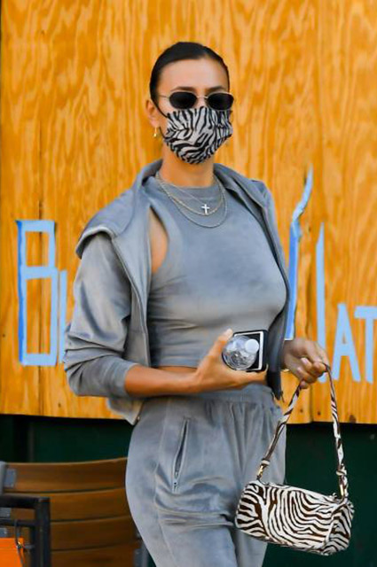 Ирина Шейк с дочерью Леей на прогулке в Нью-Йорке: новые фото Звездные дети