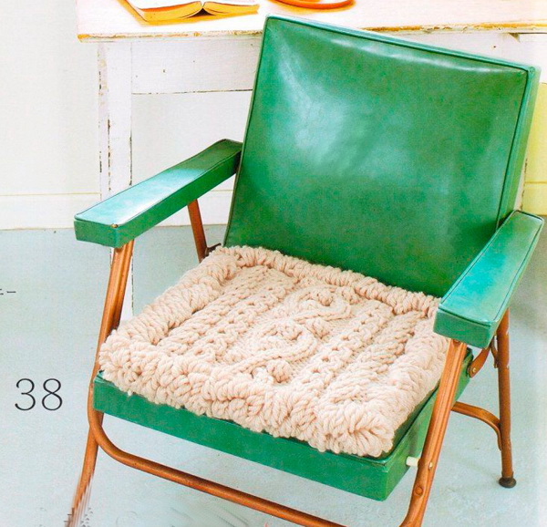 Нарядные подушки-сидушки и коврики на сидения своими руками вязание