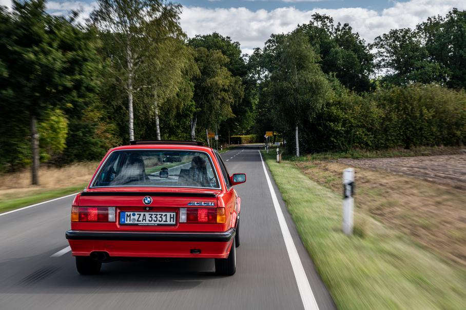 Черная зависть! Особые BMW для рынка Южной Африки компания, Motorsport, автомобилей, более, серии, кузове, которая, машин, машины, автомобиля, лошадиных, поэтому, километров, одной, автомобиль, часть, пятой, надписью, больше, рынка