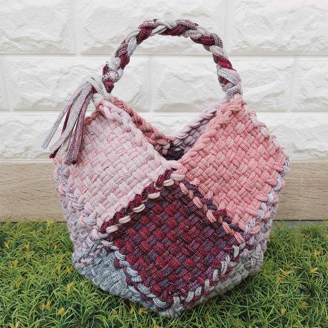 Сумок много не бывает! 👜 quilt_handsinstagram, quilt5577instagram, instagram, soooooooneeinstagram, mano_quiltinstagram, sonkkuse_suwoninstagram, anna_studiosinstagram, mjk62369210instagram, anna_studios 