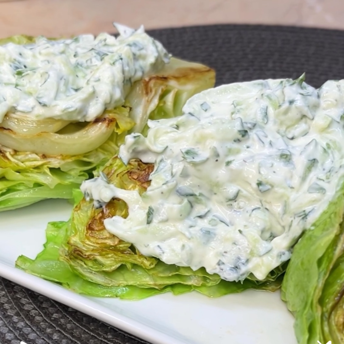 Дел на несколько минут, а удовольствия море: вкусная закуска из капусты Дел на несколько минут, а удовольствия море: вкусная закуска из капусты свежий, капусту, молодая, капуста, сразу, очень, кинзы, укропа, чеснок, пресс, через, давленный, добавляем, петрушки, зелень, только, «поплывет»Измельчаем, готовый, молотый, руками