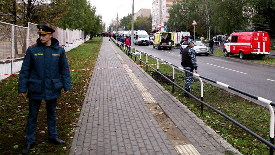 Пострадавших при стрельбе в ижевской школе детей доставили в больницу Москвы