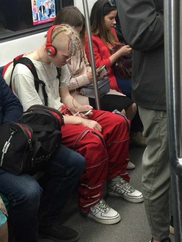 Модники и чудаки из метрополитена Модники и чудаки из метрополитена позитив,смешные картинки,юмор