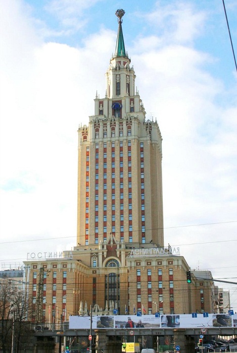 Самая «миниатюрная» высотка, отель «Hilton Ленинградская»