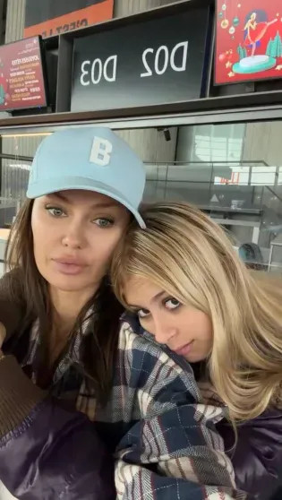 14-летняя дочь Виктории Бони ответила хейтерам Анджелина, Виктория, появилась, Смёрфит, происходящее, Анджелины, Виктории, травлей, блогера, Смёрфита, учится, девочки, Алекса, ирландского, миллиардера, 14летняя, Майкла, марте, бизнесмена, официально