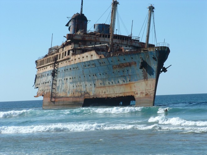 Корабль-призрак прибило к берегам США. Найденное на борту, шокировало бойцов спецназа
