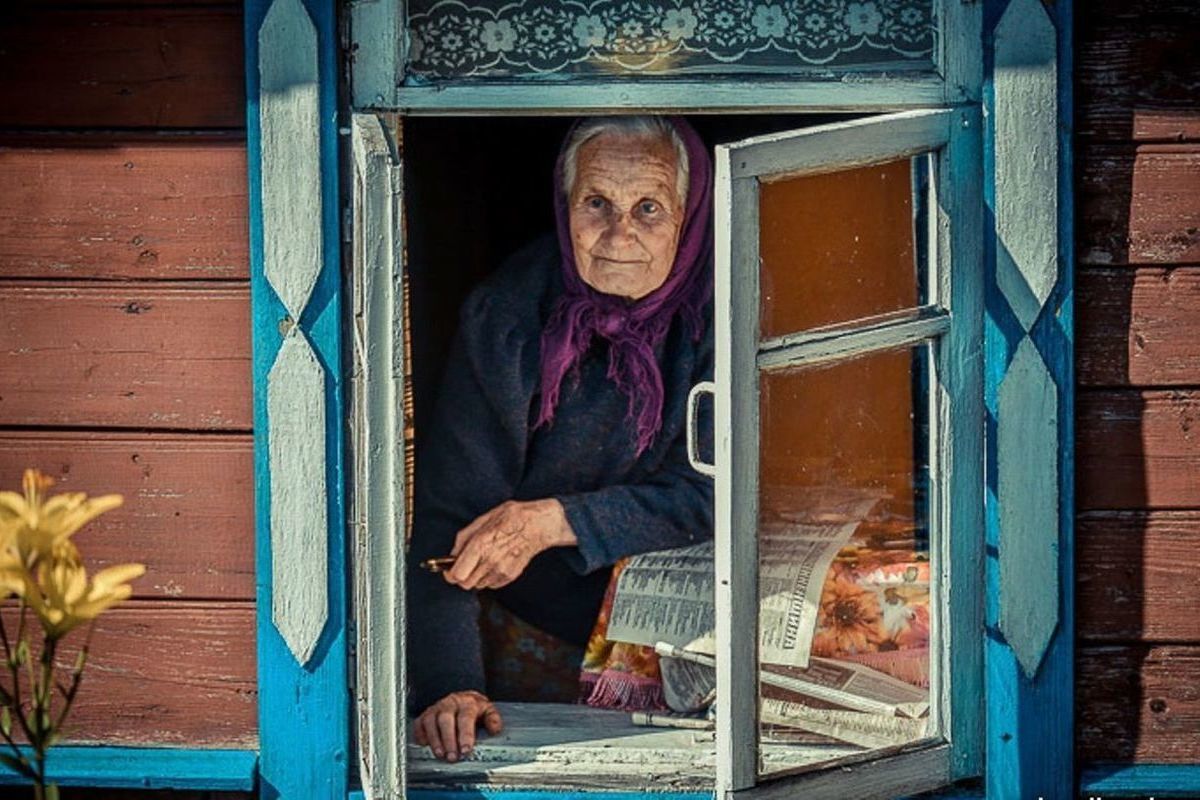 Пока я хоронила бабушку, мама с дядей цапались из-за наследства, которое им не светит