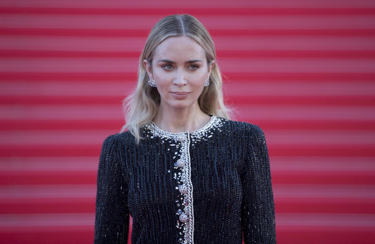 Смотрим фото Эмили Блант, которую называют «самой красивой актрисой» Великобритании. Кадры в день рождения format-article,noindex,мэрил стрип,мэтт дэймон,оливер саймон питер блант,Развлечения,Эмили Блант,Энн Хэтэуэй