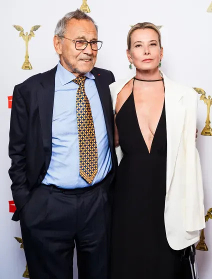 Юлия Высоцкая и Андрей Кончаловский вышли в свет в Москве Высоцкая, Андрей, ВысоцкаяЮлия, КончаловскийЮлия, театре, четыре, играет, Кончаловского, Моссовета, актриса, после, мужем, крайне, редко, аварии, автомобильной, травму, черепномозговую, супруги, 52летняя