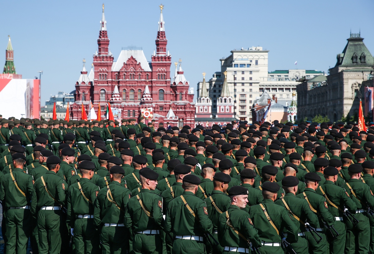 Когда состоялся военный парад на красной площади. Парад на красной площади. Кремль парад. Красная площадь Кремль парад. Парад Победы на красной площади в Москве.