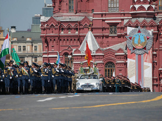 СМИ: ФСБ предотвратила серьезную провокацию на Параде Победы