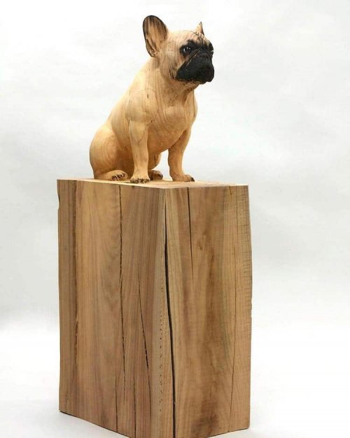 Художник вырезает невероятно реалистичные скульптуры домашних животных из дерева 