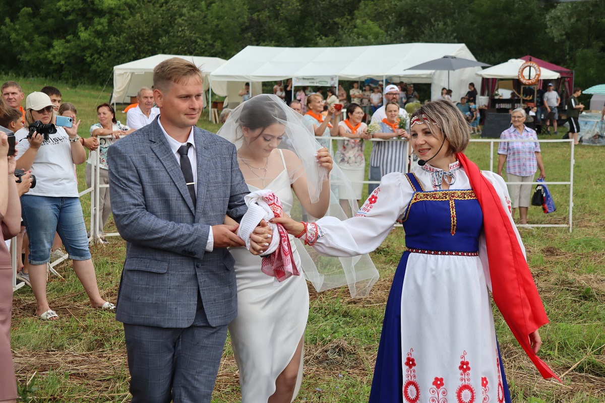 Семейный фестиваль «Ромашковый луг» прошёл в Лукоянове Нижегородской области
