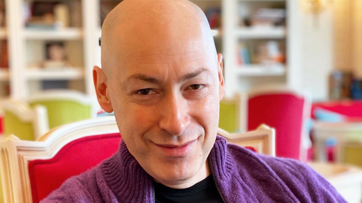 Украинский политик заявил, что Зеленский признал российский статус Крыма Украинский политик заявил, что Зеленский признал российский статус Крыма Россия