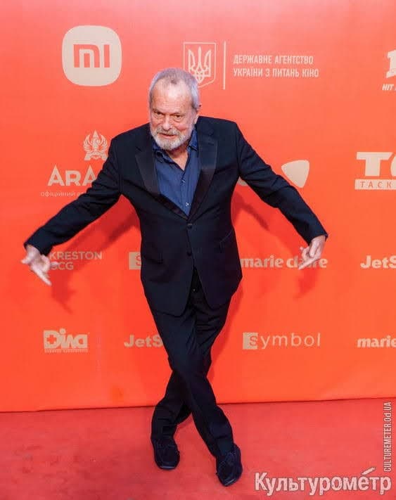 Всемирно известный режиссёр нанёс «удар под дых» украинским националистам Всемирно известный режиссёр нанёс «удар под дых» украинским националистам украина