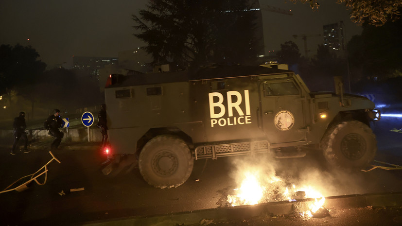 BFMTV: премьер Франции объявила о развёртывании бронетехники жандармерии из-за беспорядков