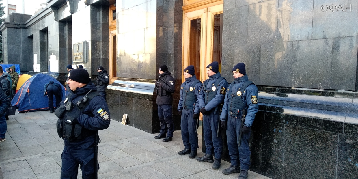 Эксперты: Полиция Украины на 50% состоит из националистов и вымогателей