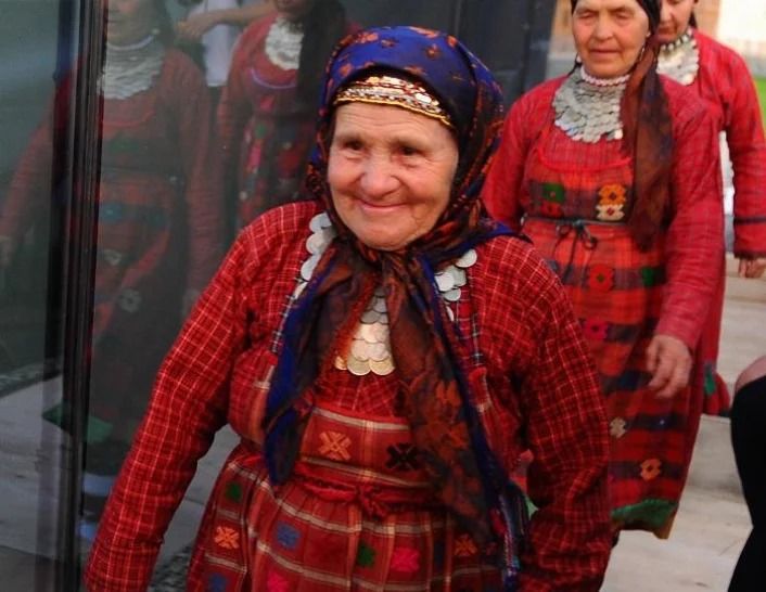 Любовь к музыке и ревнивый муж: как жила «бурановская» бабушка, лицо коллектива Любовь к музыке и ревнивый муж: как жила «бурановская» бабушка, лицо коллектива звезда,шоу,шоубиz,шоубиз