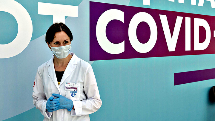 "РУССКИМИ ВАКЦИНАМИ ПРИВИВАТЬСЯ НЕЛЬЗЯ": ПЛАТНЫЕ СОВЕТЫ ВРАЧЕЙ