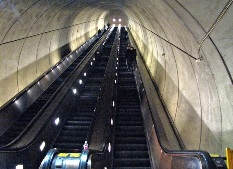 Лестница в небо: 10 самых длинных эскалаторов в мире метров, Станция, станции, метрополитена, Интересный, станция, эскалаторов, является, эскалатор, длину, только, Уитон, поверхности, более, имеет, длиной, сооружения, довольно, эскалатора, Площадь