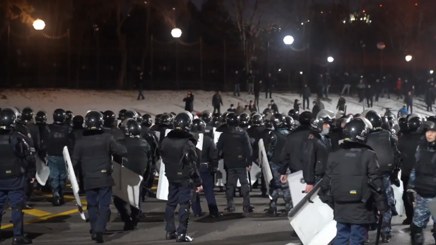 Политолог Простаков: «Беспорядки в Казахстане могут перерасти в гражданскую войну» Политолог Простаков: «Беспорядки в Казахстане могут перерасти в гражданскую войну» Политика