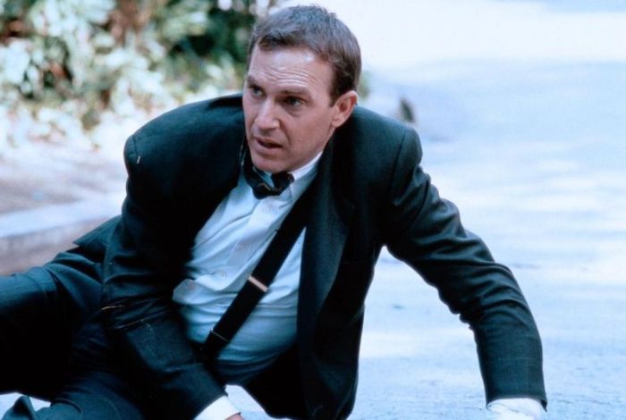 Обратная сторона славы Уитни Хьюстон. За кадром культового фильма 1990-х «Телохранитель» Обратная сторона славы Уитни Хьюстон. За кадром культового фильма 1990-х «Телохранитель»