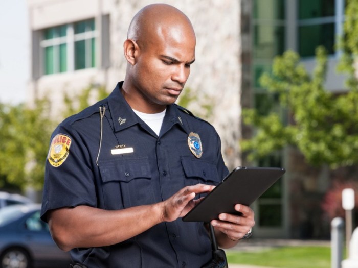 Правдивость фактов о полиции США, навязанных фильмами 