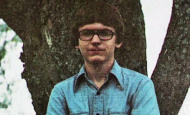 Мужчина больше 20 лет жил в лесу и не разговаривал ни с кем из людей, пока его искала полиция Мужчина больше 20 лет жил в лесу и не разговаривал ни с кем из людей, пока его искала полиция Культура