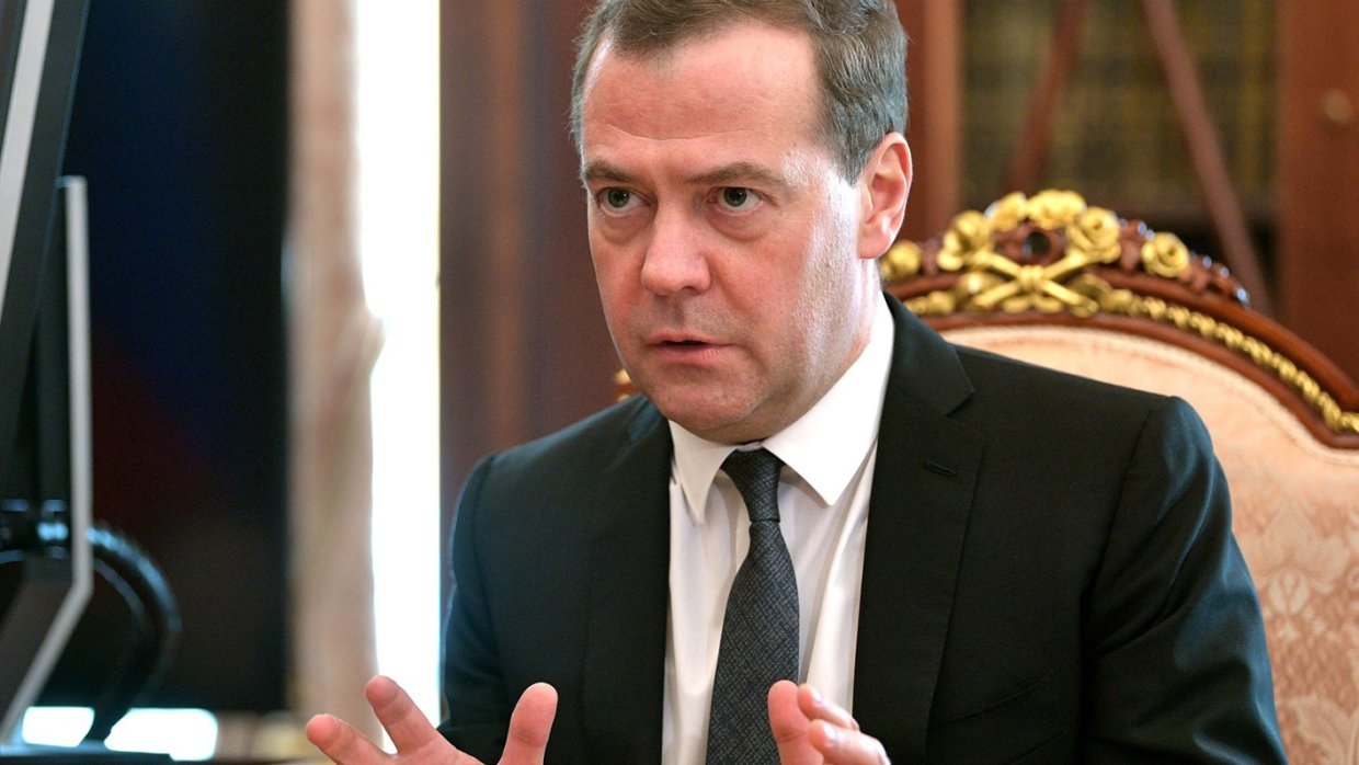 «К этому надо привыкнуть»: Медведева впечатлила поездка на беспилотном автомобиле