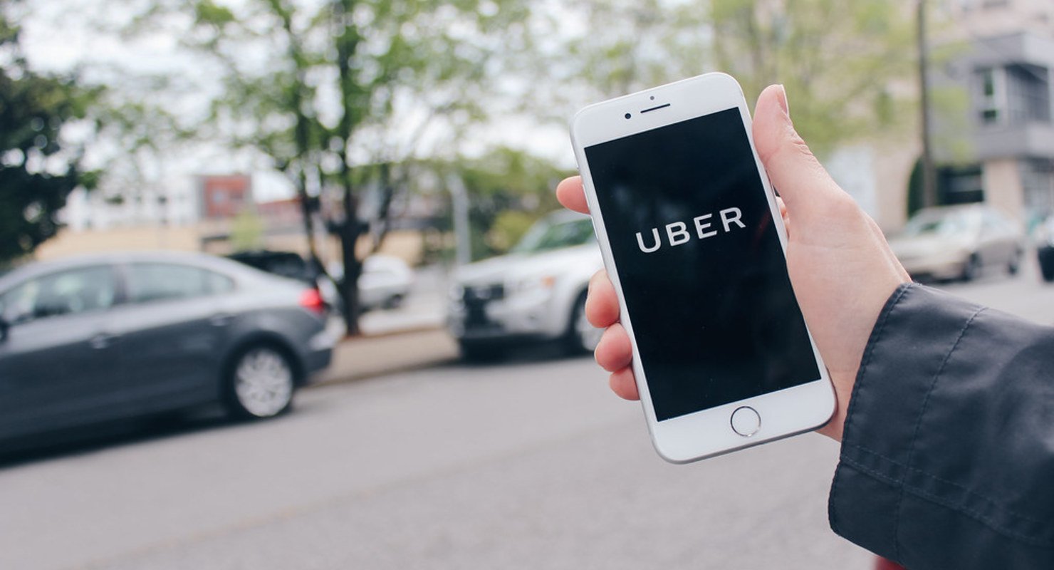 Uber предоставит отпускные и пенсии британским водителям Автомобили