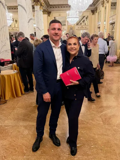 54-летняя Марина Федункив вышла в свет с мужем-итальянцем, который на 12 лет моложе неё Марина, Маджи, Федункив, Стефано, ФедункивВ, рядом, Турандот, время, 54летняя, закрытый, образ, жизниСтефано, долгожданного, ФедункивСтефано, родила, предпочитает, первенца, подрастает, которого, назвали