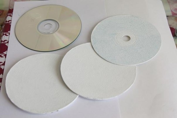 Идея для ненужных дисков изображение, можно, обеих, слоем, белой, краской, помощью, картона, кружочки, чтобы, совсем, будет, стороны, приклеиваем, кружок, диски, сторон, несколько, целиком, промоченная