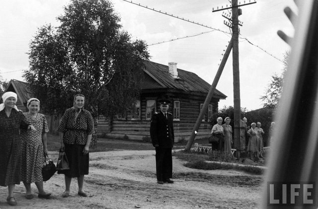 1959 год. Ричард Никсон проехал с визитом по деревням нашей Сибири Дальние дали