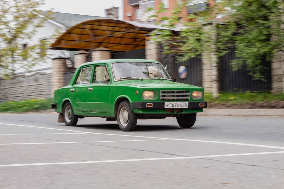 Поддельные «Жигули». Мотор сзади. Что?! автосамоделки,Марки и модели