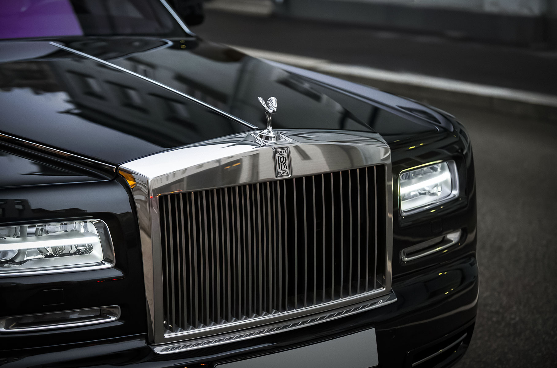 Необычную версию Rolls-Royce Phantom продают в Москве за 19 миллионов рублей Новости