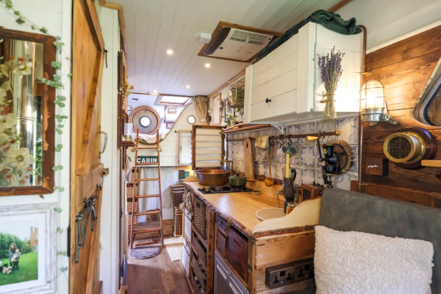 livingbiginatinyhouse.com.