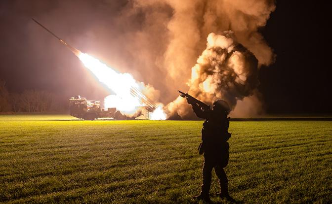«Сырский допрыгался. Снял войска, а теперь орет: Почему русские Запорожский фронт взломали?!»