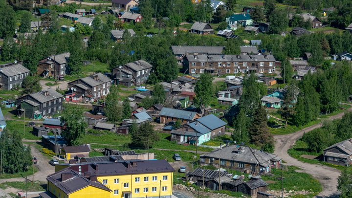 Спасти своих детей: Многодетная семья сбежала от опеки в Карелию, но их достали и там