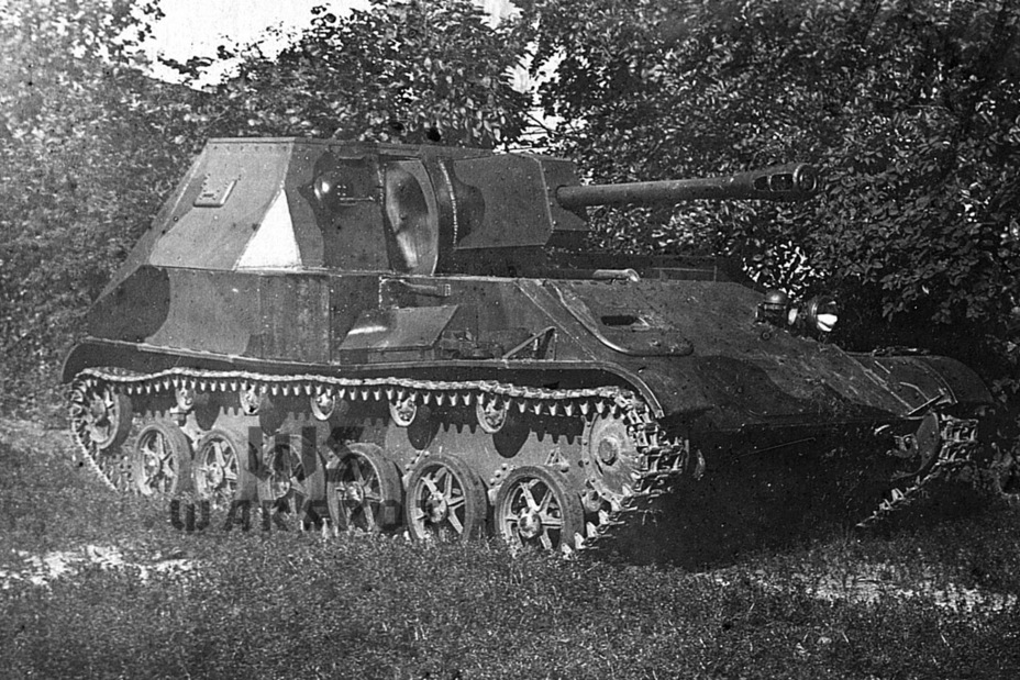 ​По мнению ГАУ КА, лучший артиллерийский тягач военного периода — это САУ. СУ-32 была разработана по требованиям, которые появились ещё в конце 1941 года - Теория бронетанковых заблуждений: первые годы Великой Отечественной | Warspot.ru